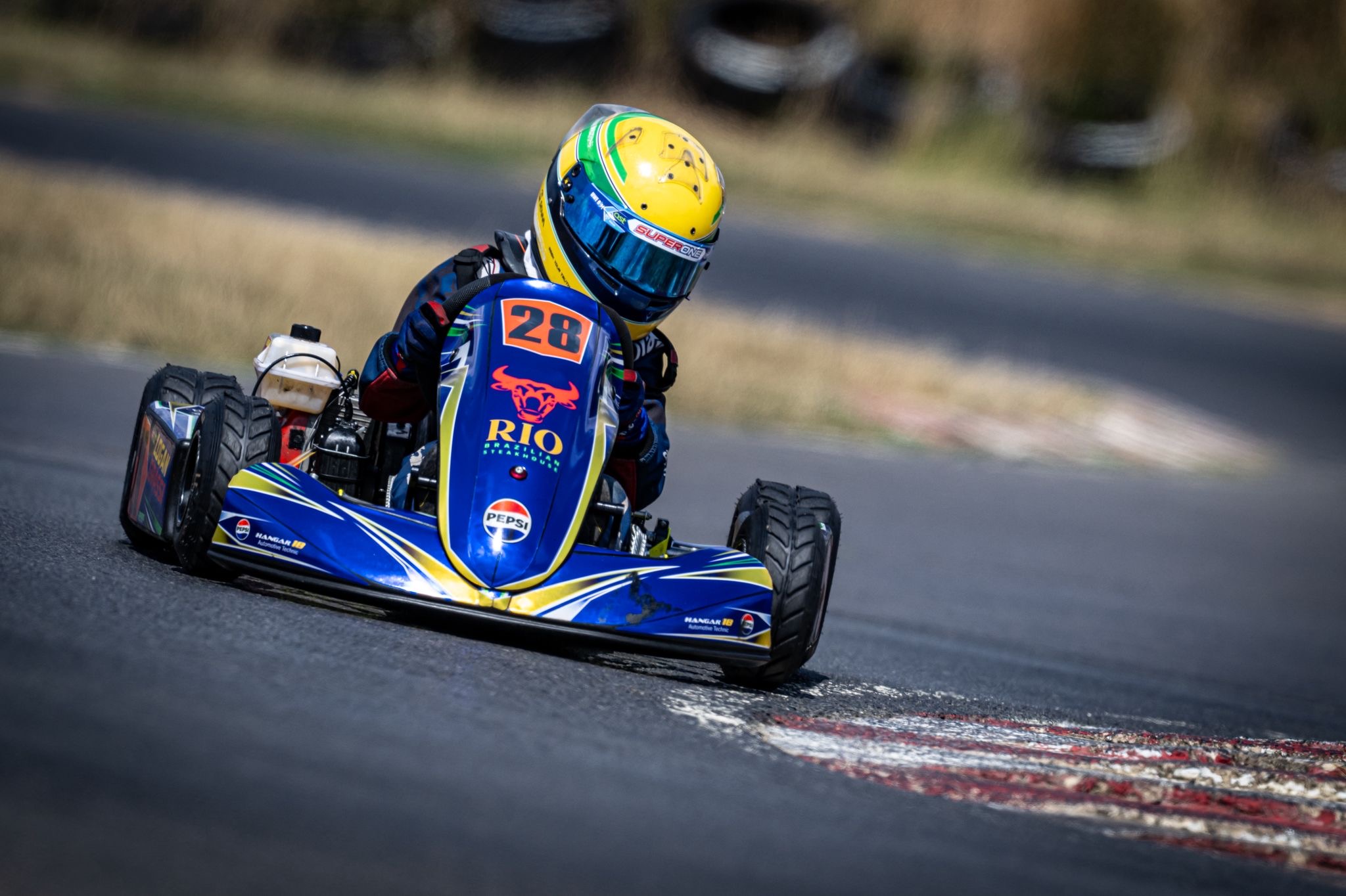 Kart 28 attacking a corner